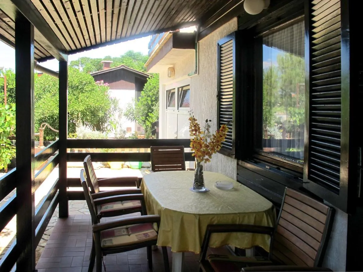 Holiday Home Tin - Vir101 By Interhome