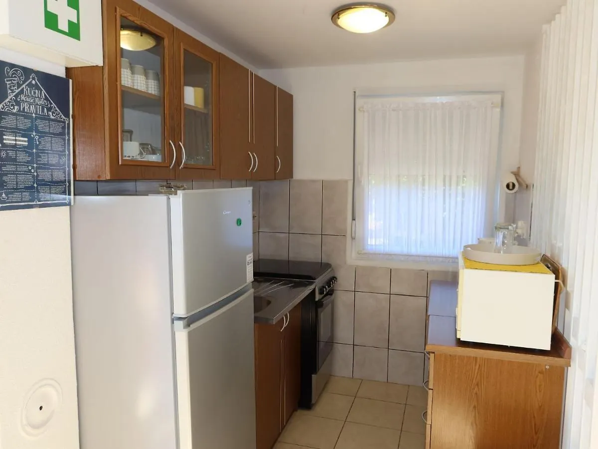 Holiday Home Tin - Vir101 By Interhome